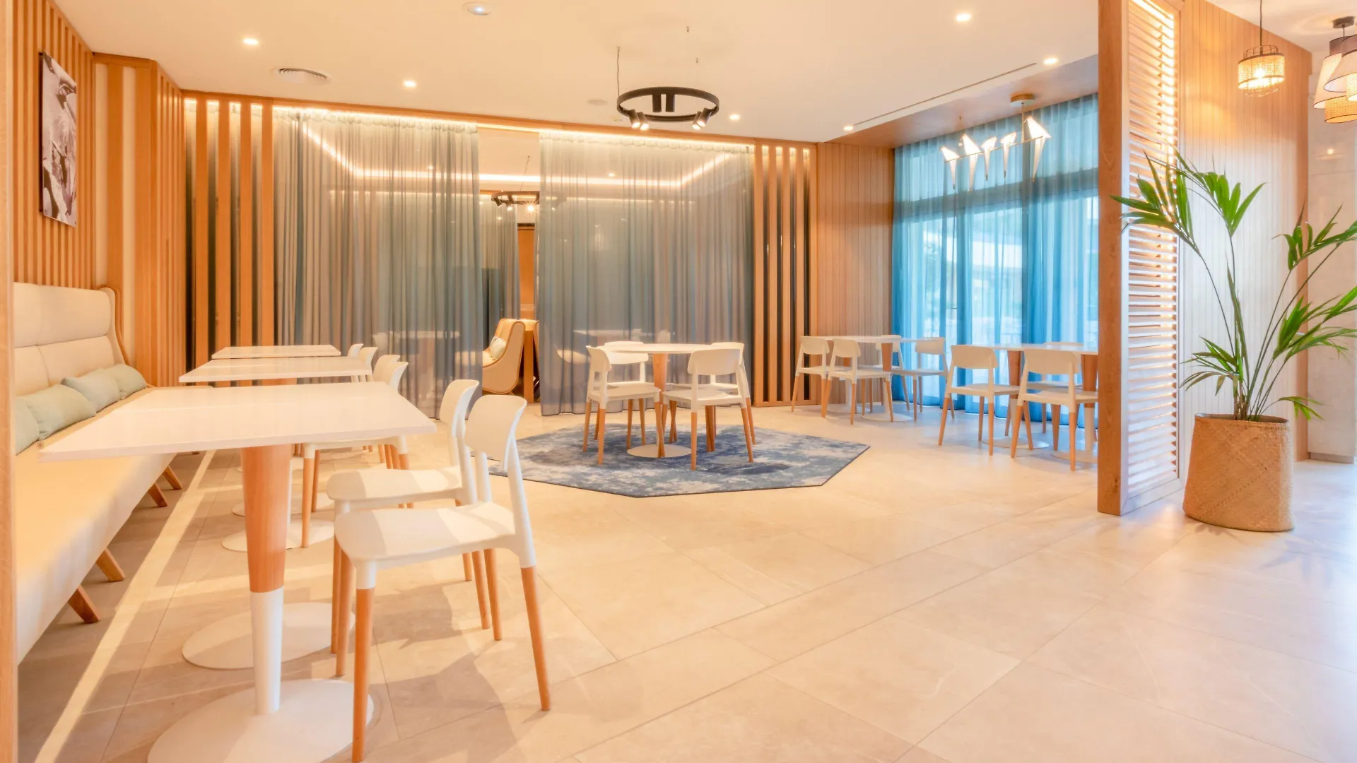 **** Hotel Holiday Inn Nice - Port St Laurent By Ihg Saint-Laurent-du-Var France
