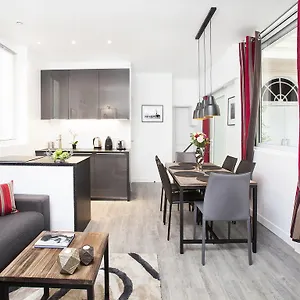Charming 2br-2ba Between Le Marais & Le Louvre Apartment Paris