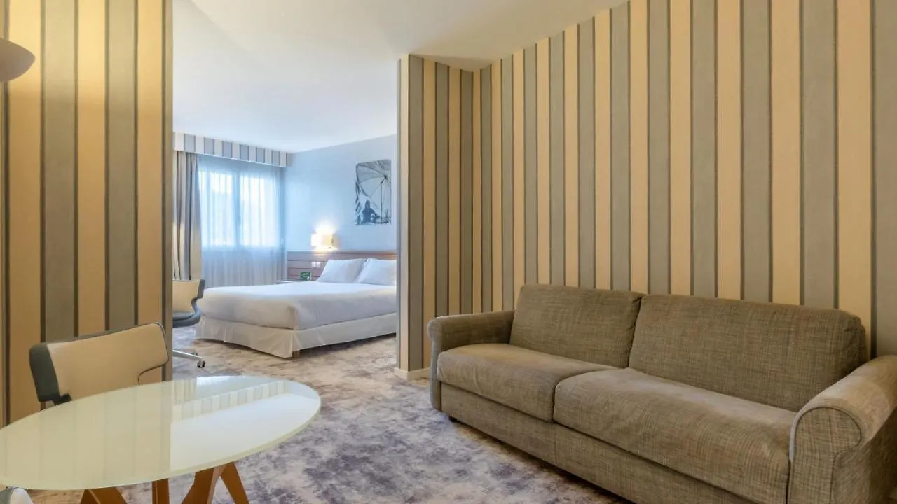 **** Hotel Holiday Inn Nice - Port St Laurent By Ihg Saint-Laurent-du-Var Francja