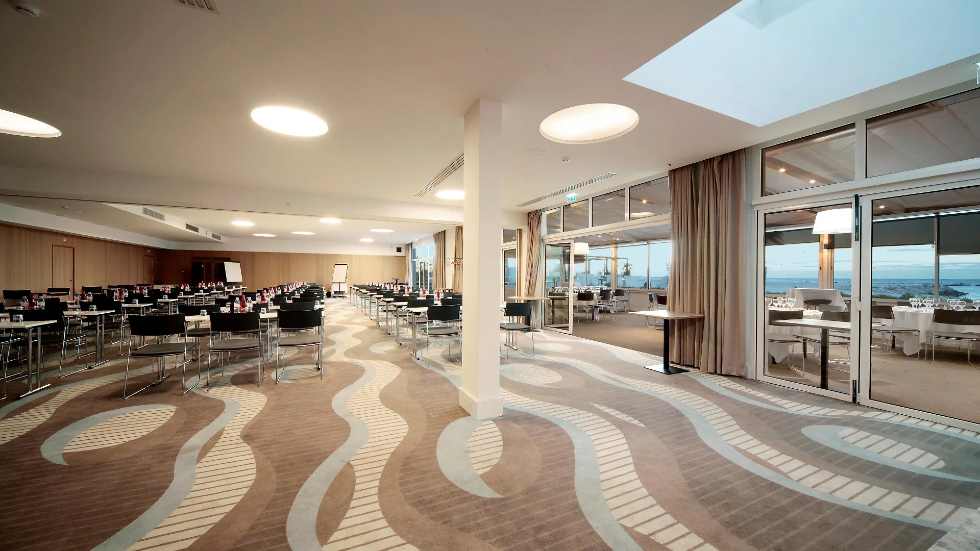 Holiday Inn Nice - Port St Laurent By Ihg Saint-Laurent-du-Var Francia