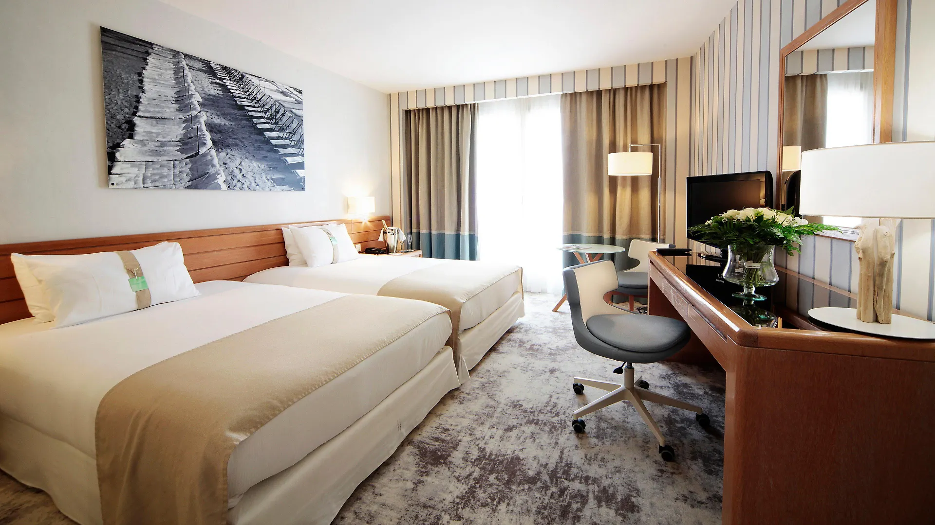 Holiday Inn Nice - Port St Laurent By Ihg Saint-Laurent-du-Var