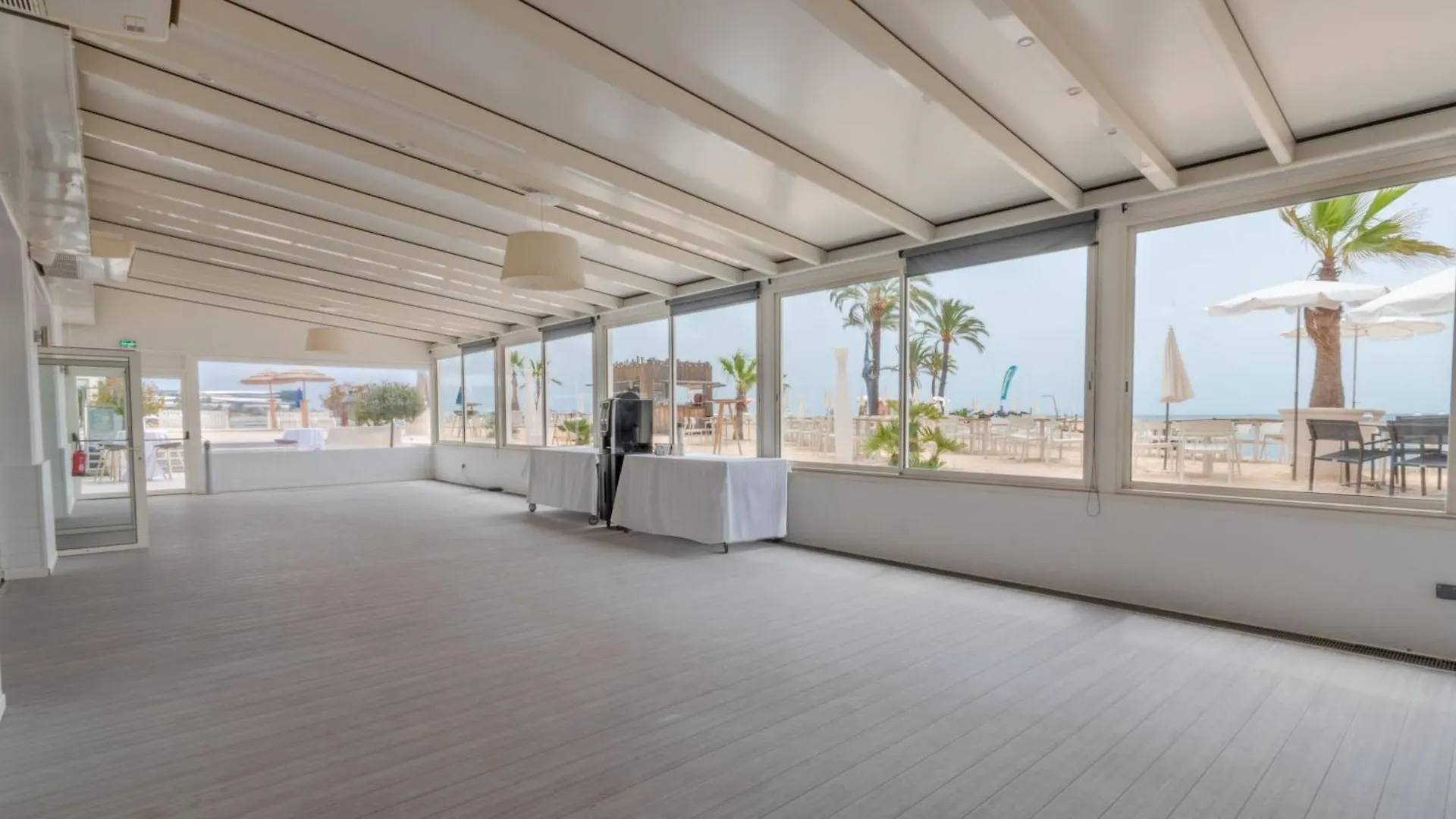 Holiday Inn Nice - Port St Laurent By Ihg Saint-Laurent-du-Var Hotel