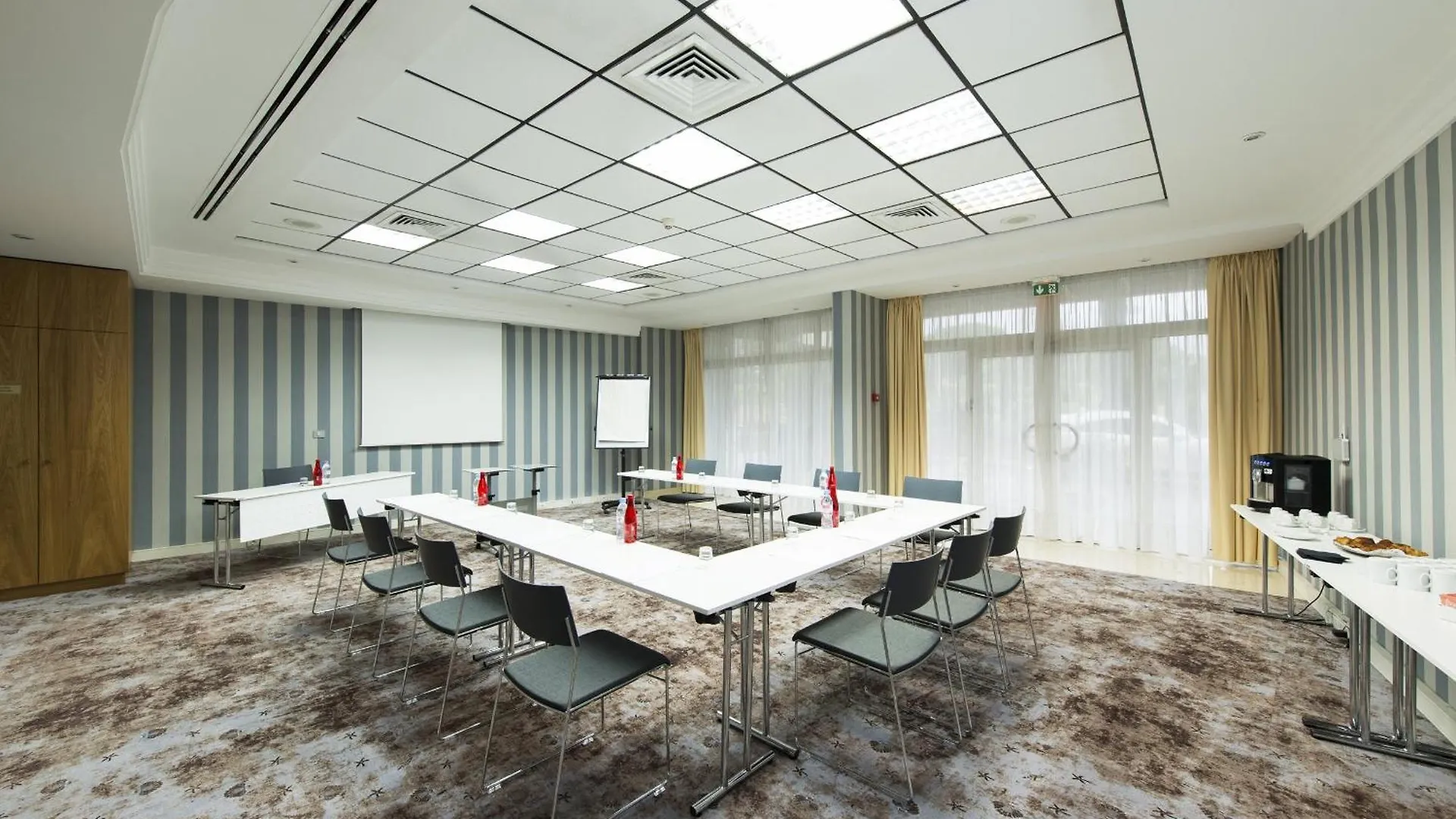 Holiday Inn Nice - Port St Laurent By Ihg Saint-Laurent-du-Var Francia